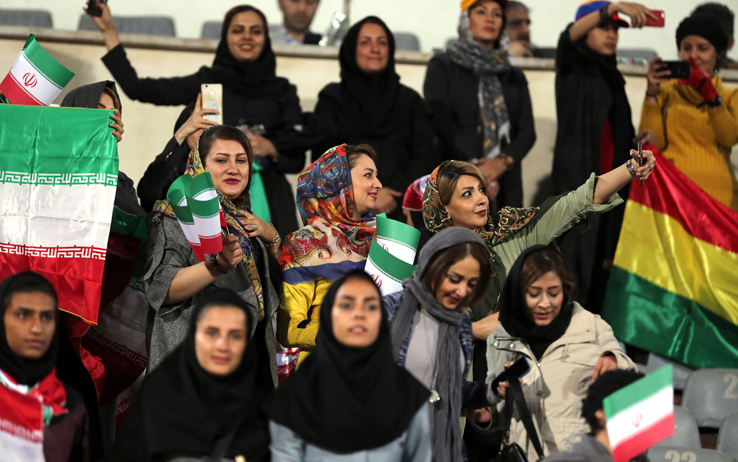 Migliaia di donne potranno finalmente partecipare a una partita di calcio in Iran.